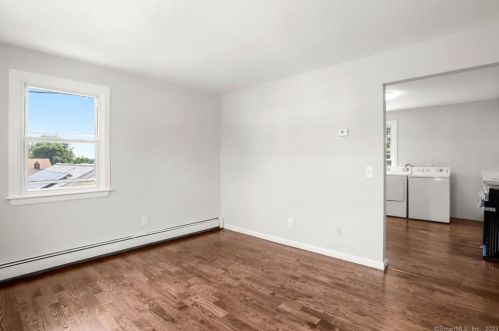 719 Queen St, Bridgeport CT  06606-3379 exterior