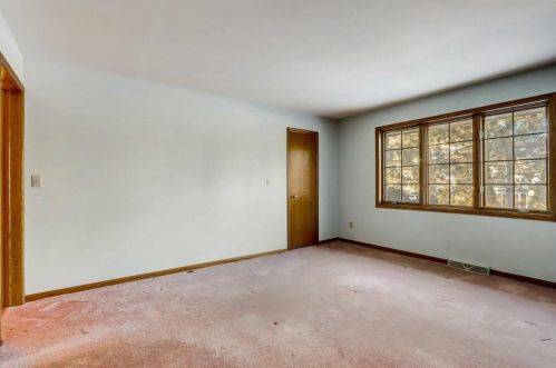 5339 Cambridge Ln, Milwaukee WI 53221-3237 exterior