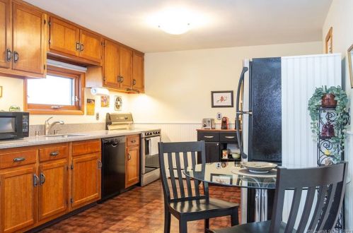 16 Visconti St, Norwalk CT  06851-4033 exterior