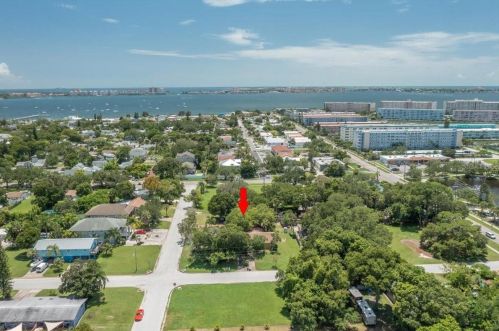 5708 27th Ave, Saint Petersburg, FL 33707-5219