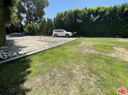 5833 Cartwright Ave, North Hollywood, CA 91601-1404