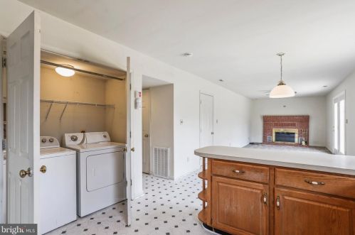 166 Hyde Park Ln, Charles Town WV  25414-4545 exterior