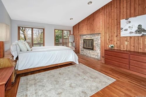 3 Banks Hill Rd, Pleasantville NY  10570-2453 exterior