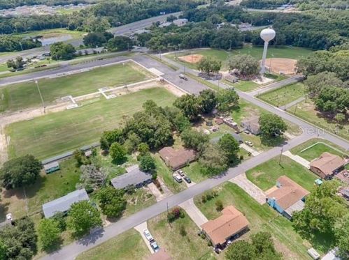 705 Maple Ave, Fruitland Park FL  34731-2102 exterior
