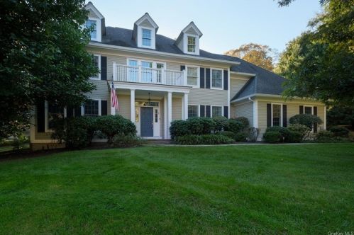 49 Granite Ct, Chappaqua, NY 10514-1427
