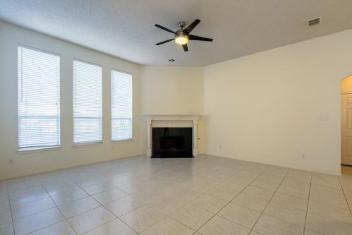 8216 Spring Valley Ln, Plano TX  75025-6931 exterior