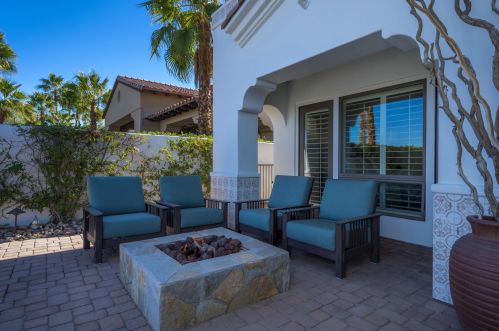 81530 Carboneras, La Quinta CA  92253-8219 exterior