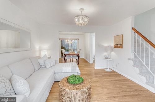 13931 Ruler Ct, Woodbridge VA  22193-3733 exterior