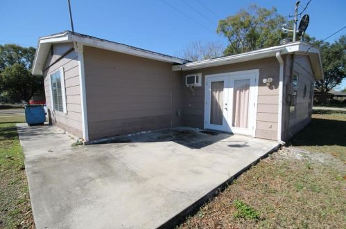 1309 Saxon Blvd, Deltona FL  32725-4628 exterior