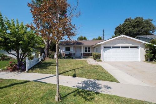 833 Roxanne Ave, Long Beach, CA 90815-5014