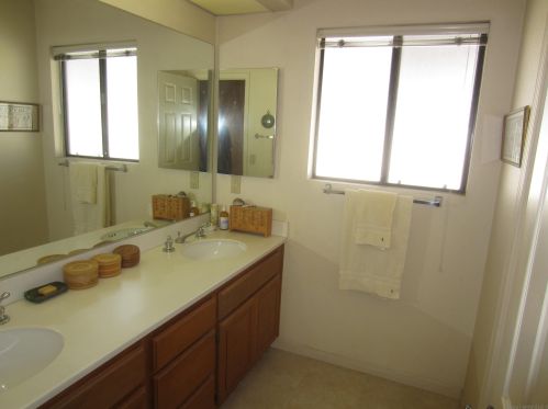 4085 Caminito Terviso, San Diego CA  92122-1991 exterior