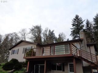 3208 Pacific Ave, Kelso, WA 98626-9774