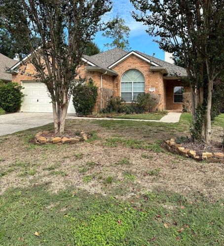 2013 Lulach Ln, Conroe TX  77301-7304 exterior