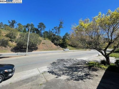3539 Joaquin Miller Rd, Oakland CA  94602-2649 exterior