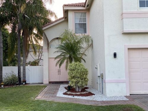 2460 163rd Ter, Hollywood, FL 33027-4435