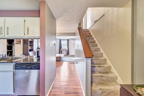 708 Bonnie Brae Dr, Moon Twp, PA 15108-3864