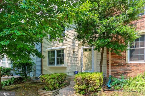 7520 Aspenpark Rd, Lorton VA  22079-4501 exterior