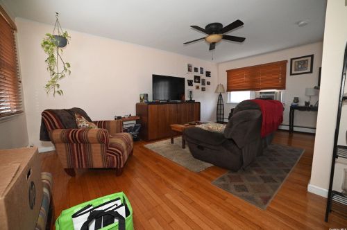 86 Crystal Beach Blvd, Moriches, NY 11955-1906