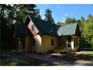 31 Red Oak Farm Rd, Hendersonville NC  28739-7727 exterior
