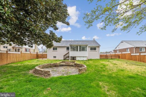 6005 Amherst Ave, Springfield VA 22150-3227 exterior