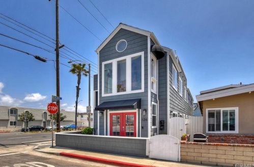 126 33 St, Newport Beach CA  92663-3028 exterior