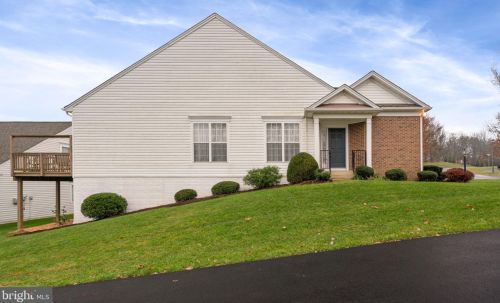 12279 Clipper Dr, Woodbridge, VA 22192-2261