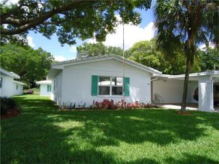 650 Cottage Ln, Lakeland, FL 33803-2361