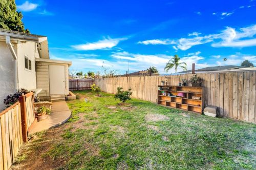 843 Goldenrod St, Escondido CA  92027-1709 exterior