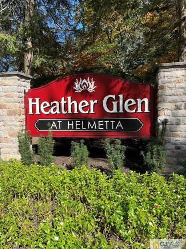 1909 Tanglewood Ct, Helmetta, NJ 08828-1145