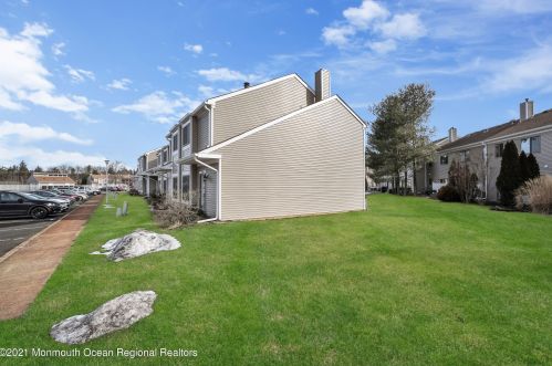 716 Sandra Pl, Bricktown NJ 08724-7047 exterior