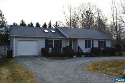 554 Jefferson Dr, Bybee, VA 22963-2908