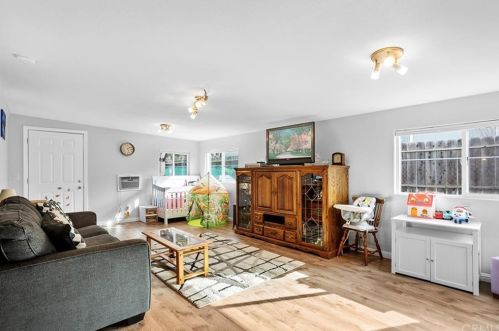 33278 Hidden Holw Dr, Wildomar CA exterior