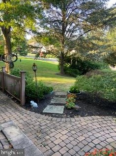 1331 Westminster Dr, Downingtown PA  19335-3652 exterior