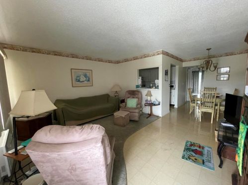 32 Kingswood B, West Palm Beach, FL 33417-7719