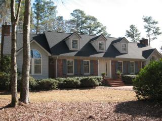 404 Bickett St, Burgaw, NC 28425-5076