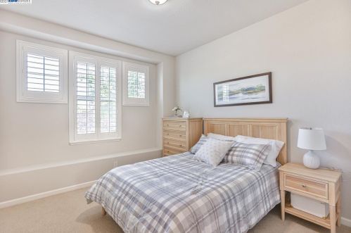 330 Langton Ct, San Ramon CA  94582-4692 exterior