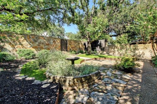 1104 29th St, Austin TX  78703-1915 exterior