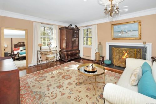 124 Quinn Rd, Briarcliff NY  10510-2133 exterior