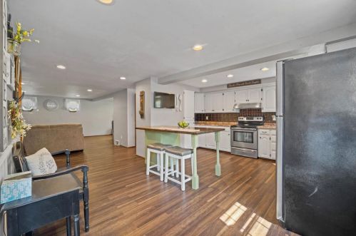 1821 Melody Ln, Two Rivers, WI 54241-9358