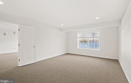 9450 Raith Ct, Bristow VA  20136-3505 exterior