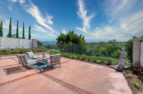 12 Dornoch Way, Trabuco Canyon CA  92679-4920 exterior