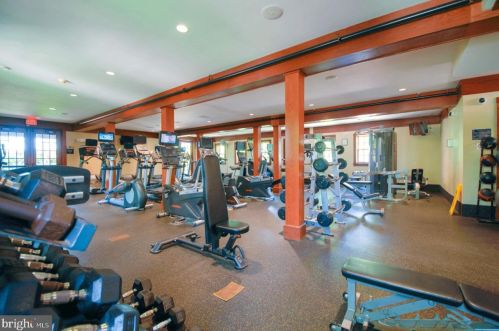 43331 Riverpoint Dr, Leesburg VA 20176-1296 exterior