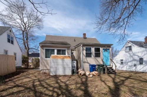 377 Queen St, Bridgeport CT  06606-3432 exterior