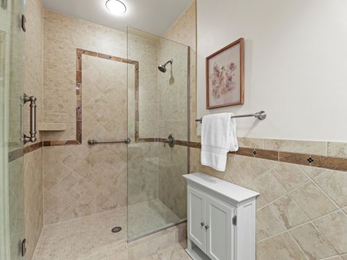 4114 Lk Dr, Milwaukee WI 53211-1719 exterior