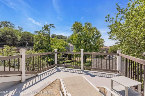 50 Ocean Ave, Monmouth Hills NJ  07732-1410 exterior