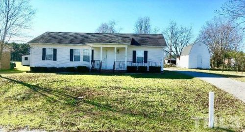 30 Mclean St, Coats, NC 27521-8363