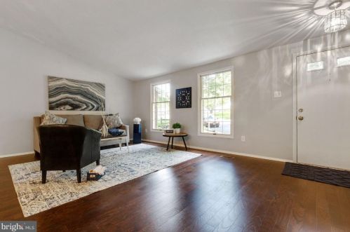 8467 Falling Leaf Rd, Springfield VA  22153-2503 exterior