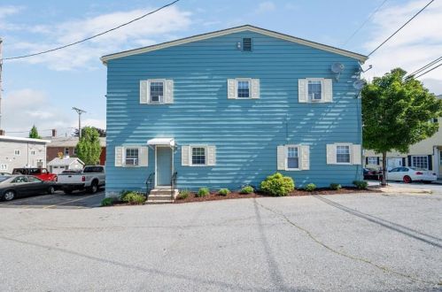 61 Spring St, Lincoln, RI 02838-1307