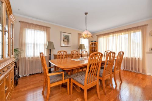 110 Central Blvd, New Hyde Park NY  11040-4228 exterior