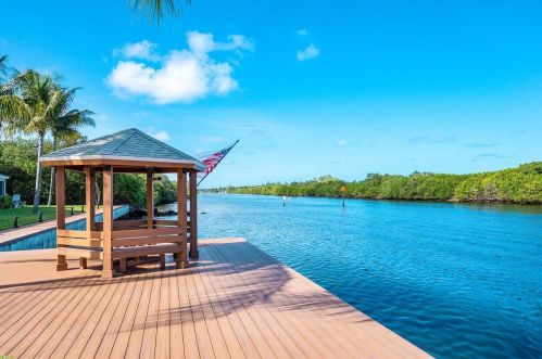 907 Kokomo Key Ln, Delray Beach FL  33483-6030 exterior